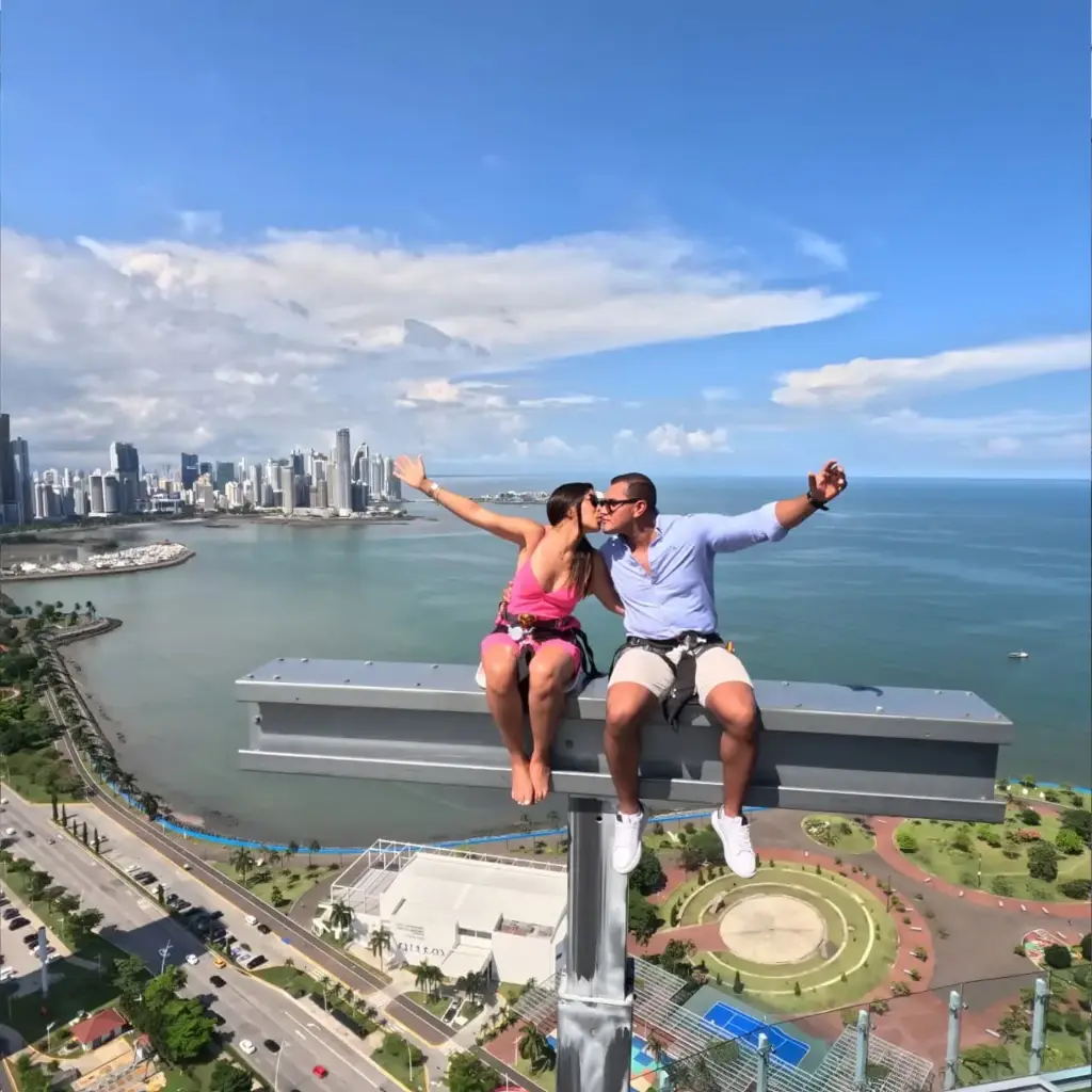The Beam + Skydeck - Poin Panamá