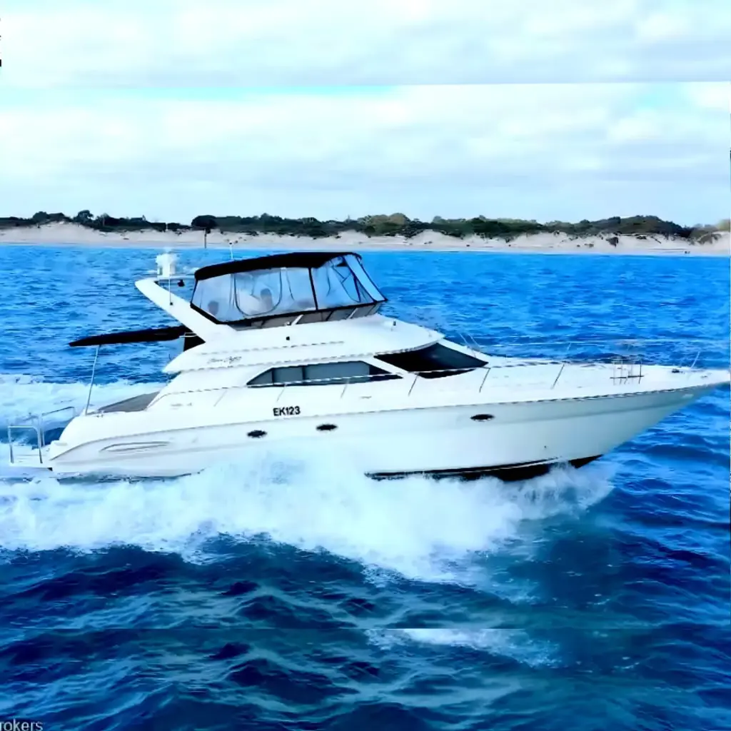 Sea Ray 47" - Capacidad 16 Personas