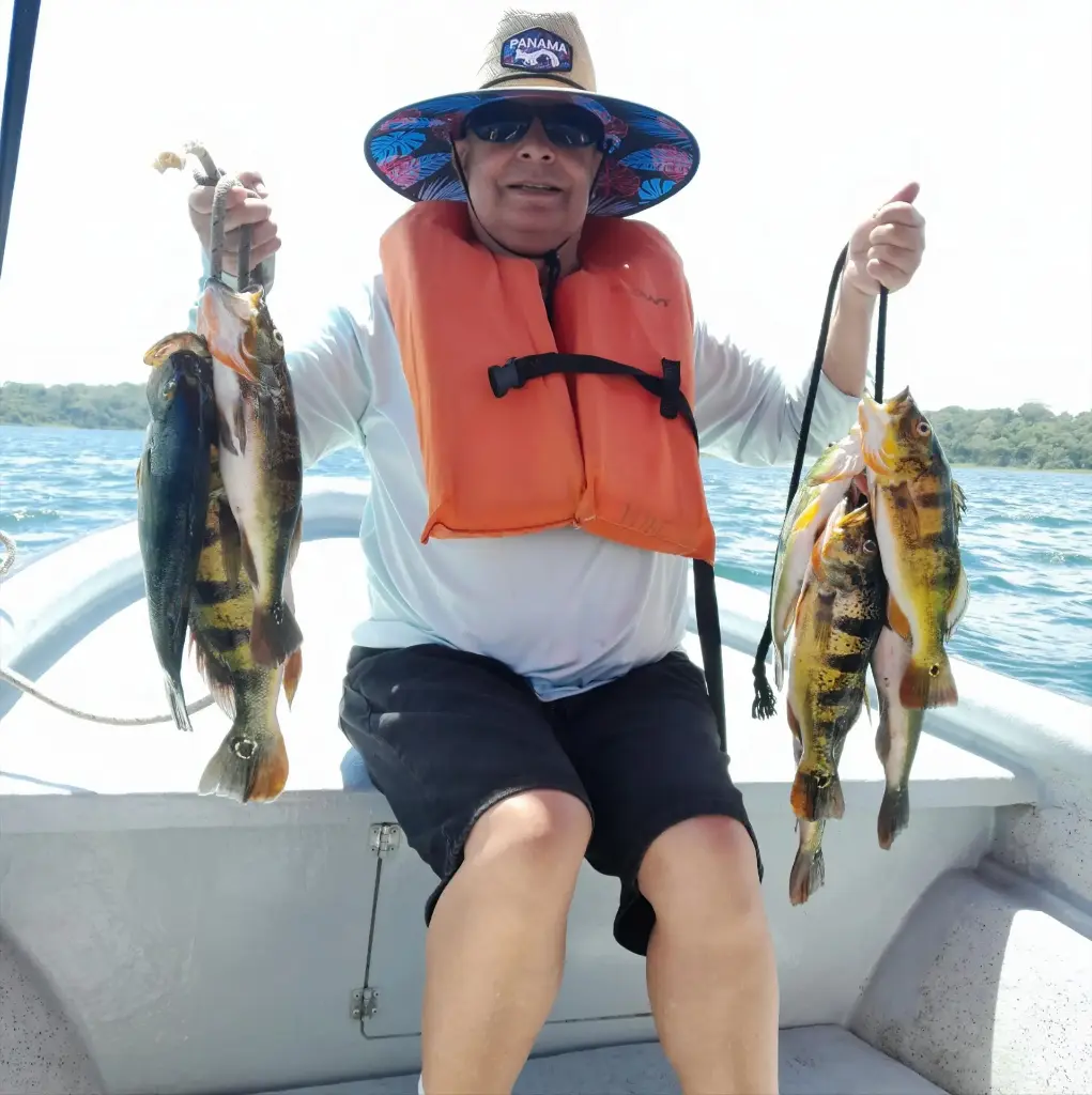 Tour de pesca en el lago Gatún